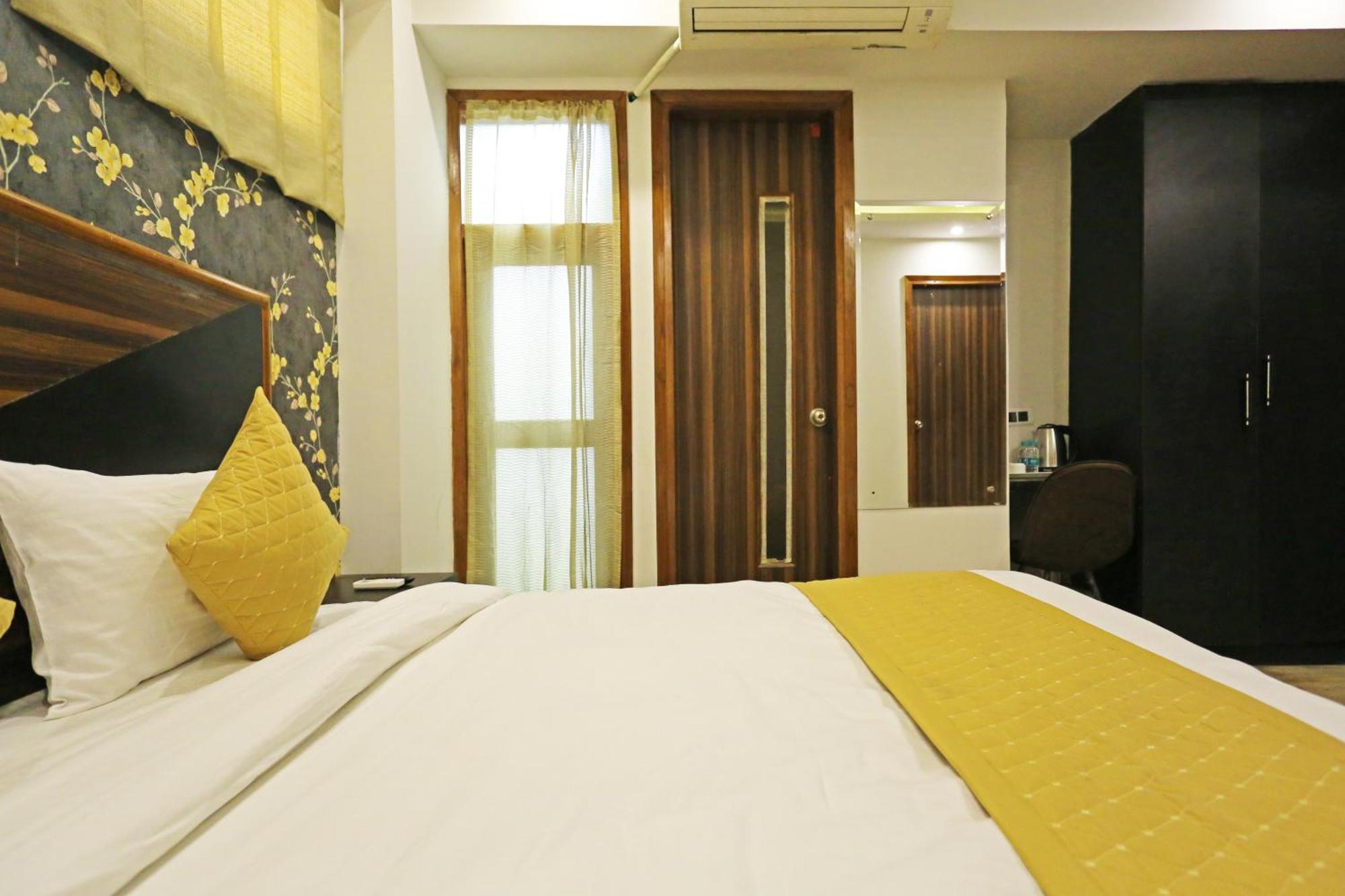 Hotel Linda Suites Near International Airport By La Casa Нью-Дели Экстерьер фото